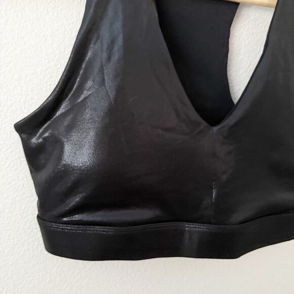 FABLETICS | On the Go Midi Sports Bra Faux Leather Look Back Cutout | Large - Picture 3 of 6